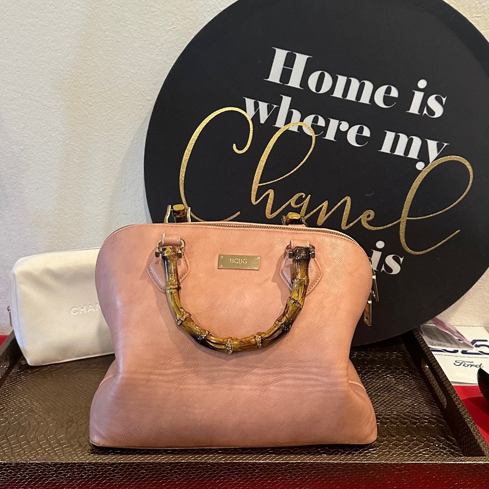 Spacious handbag - Picture 7 of 7